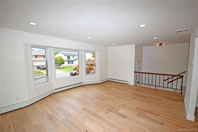 Photo - 19 Carriage Rd