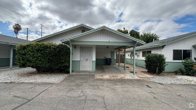 Building Photo - Cozy Cottage In Private Neighborhood Rental