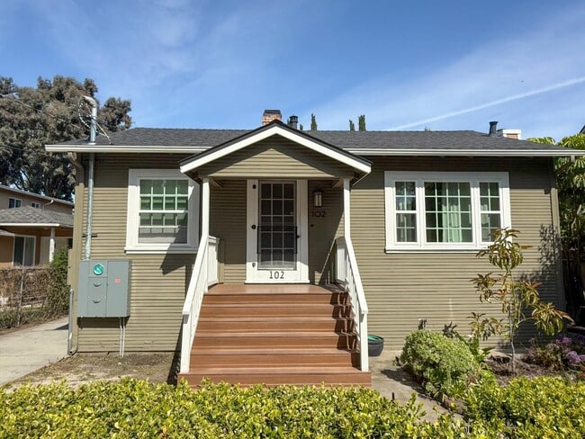 Photo - 102 Poplar Ave