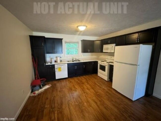 Photo - 2000 W Herrin St