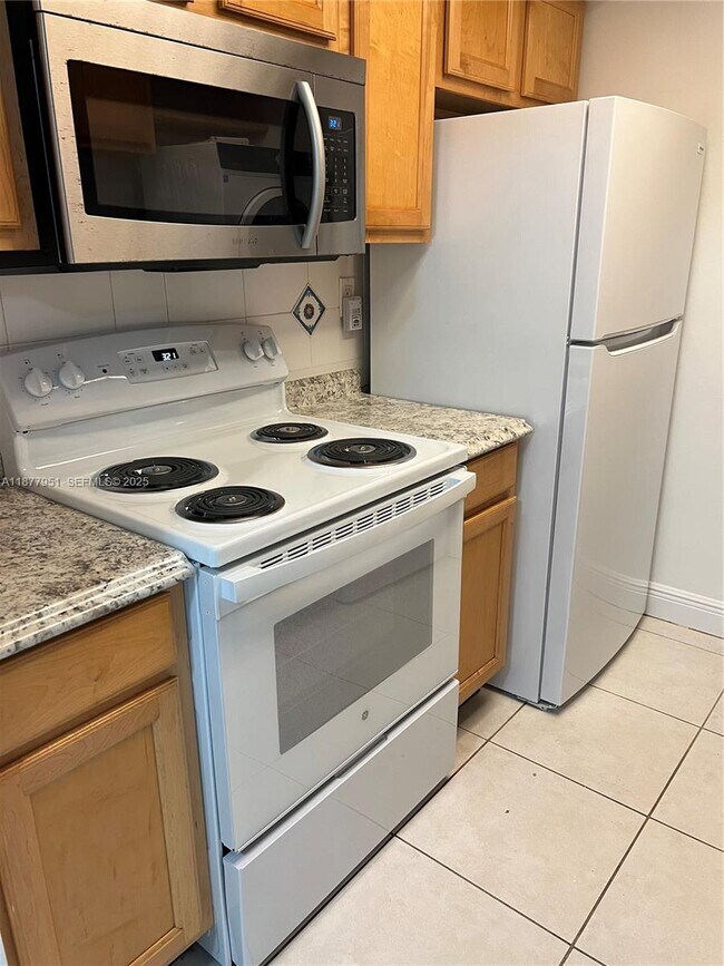 Photo - 9472 SW 77th Ave Unit P3