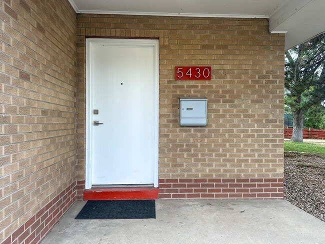 Photo - Beautifully Remodeled Duplex in Downtown L...