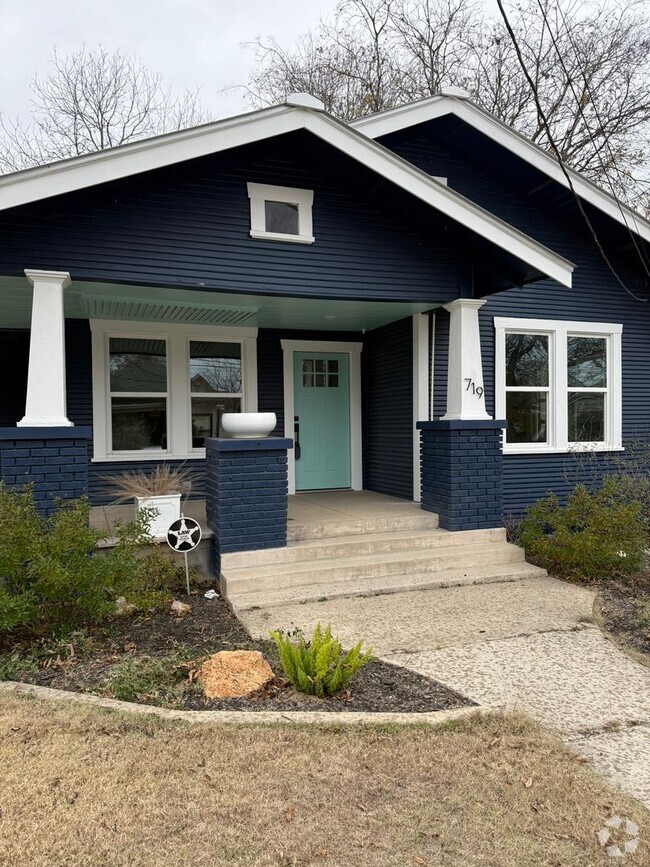 Building Photo - RENOVATED DIGNOWITY HILL 3-BEDROOM Rental