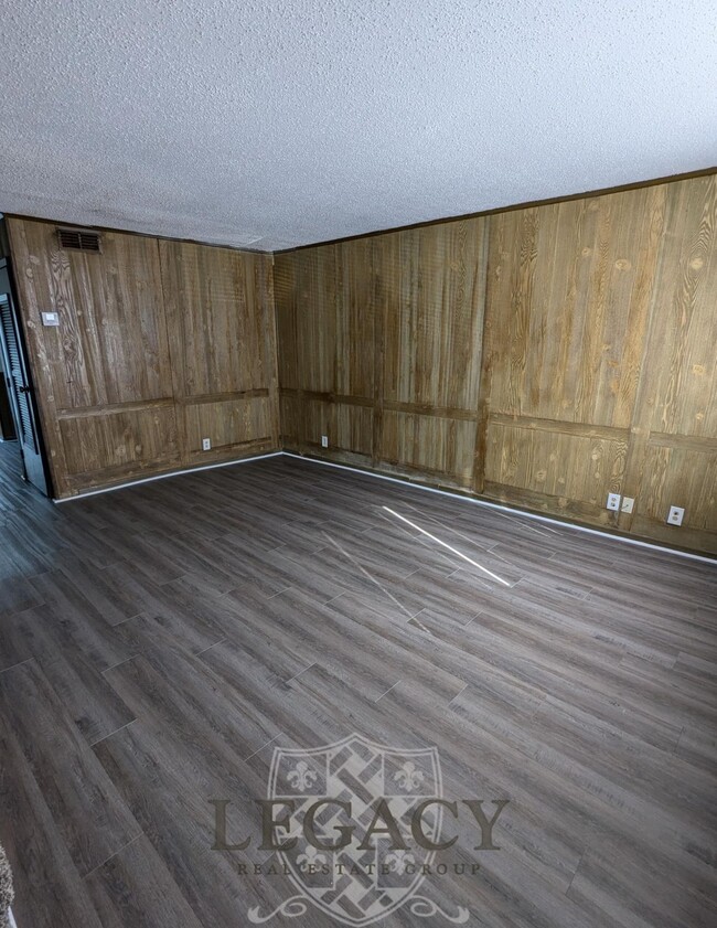 Photo - 1031 Harold Dr