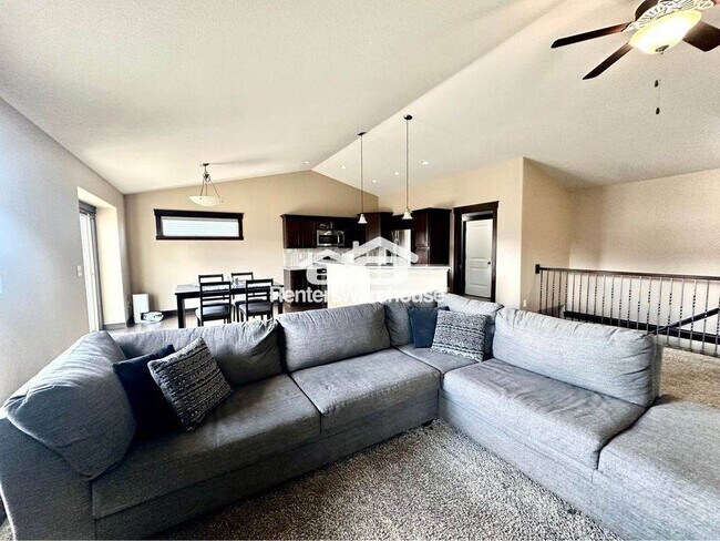 Photo - 9664 Alderwood Dr