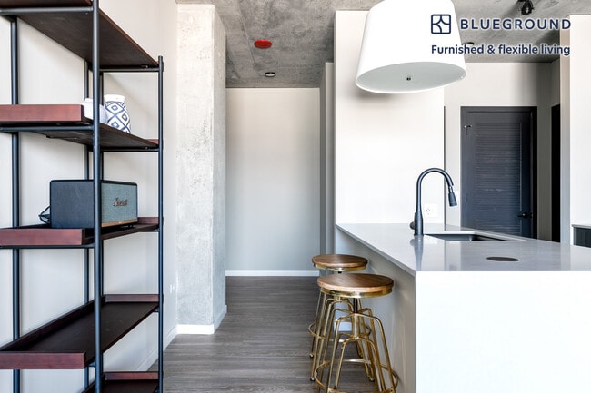 Photo - 939 W Washington Blvd Unit FL9-ID293