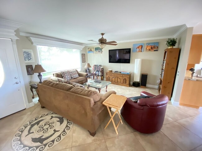 561 Leisure World