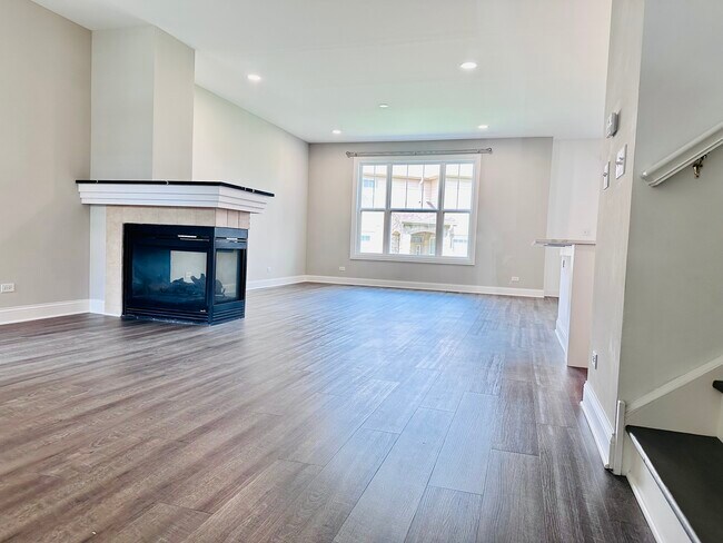 Photo - 1875 Crenshaw Cir