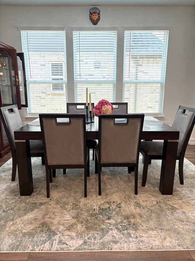 Photo - 3624 Cadogan St