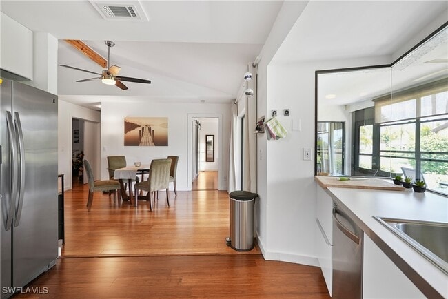 Photo - 4775 Lakewood Blvd Unidad H2