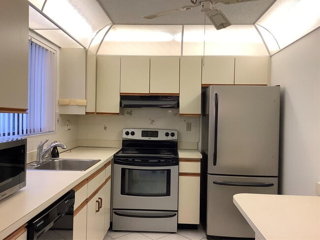 Photo - 15126 Ashland St Unit 246
