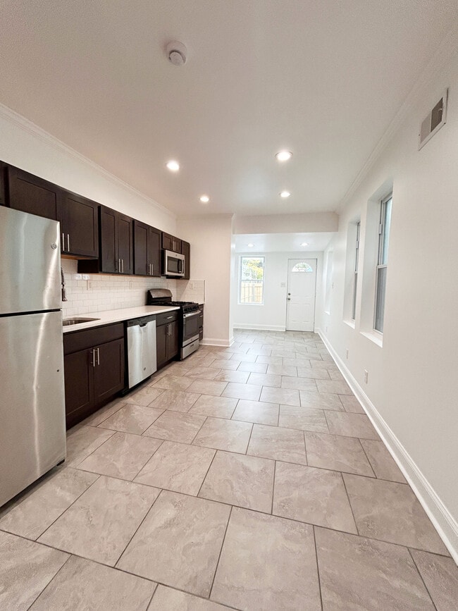 Building Photo - 1241 Orthodox St