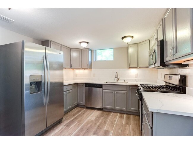 Photo - 6416 Sherwood Ave
