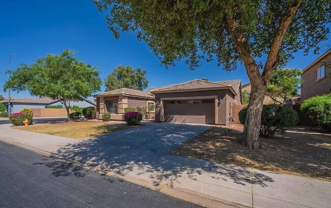 Building Photo - 4230 E Firestone Dr