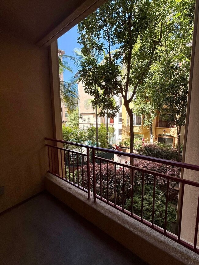 Photo - Spacious Bankers Hill Studio | In-Unit Laundry | A/C | Fireplace | Pool & Gym | 6-Month Lease Unit 219
