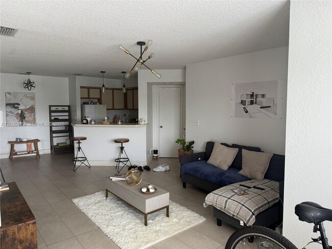 Building Photo - 3330 Pinewalk Dr N Unit 1623
