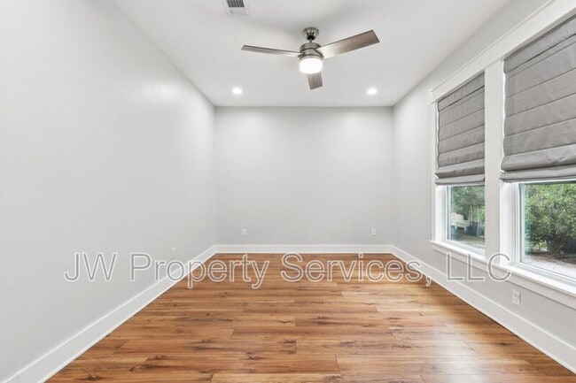 Photo - 3701 Derbigny St