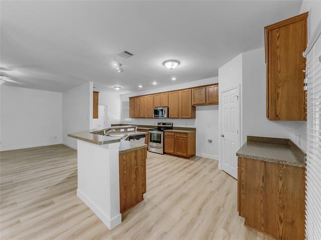 Photo - 138 Lipan St