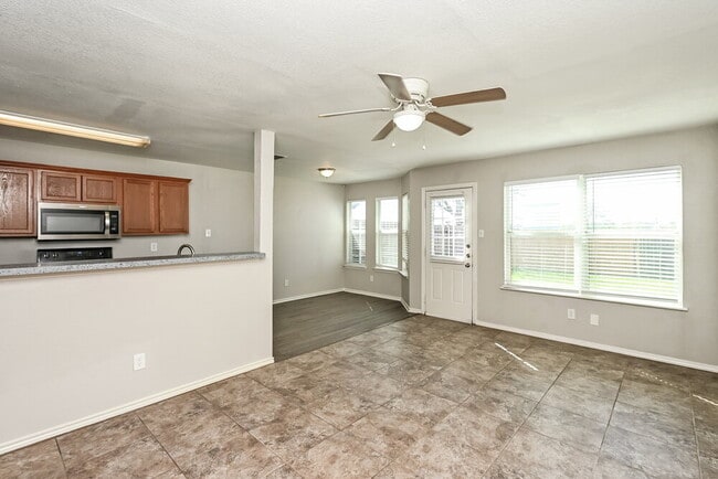 Photo - 1424 Pine Ln