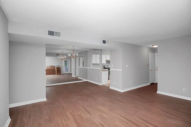 Updated First Floor 2BD/2BA Condo in Forest Ridge!