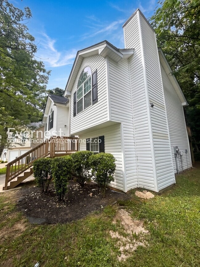 Photo - 435 Skif Pond Ct