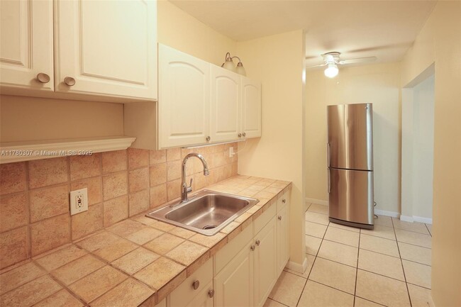 Photo - 555 SW 16th Ave Condo Unit 6