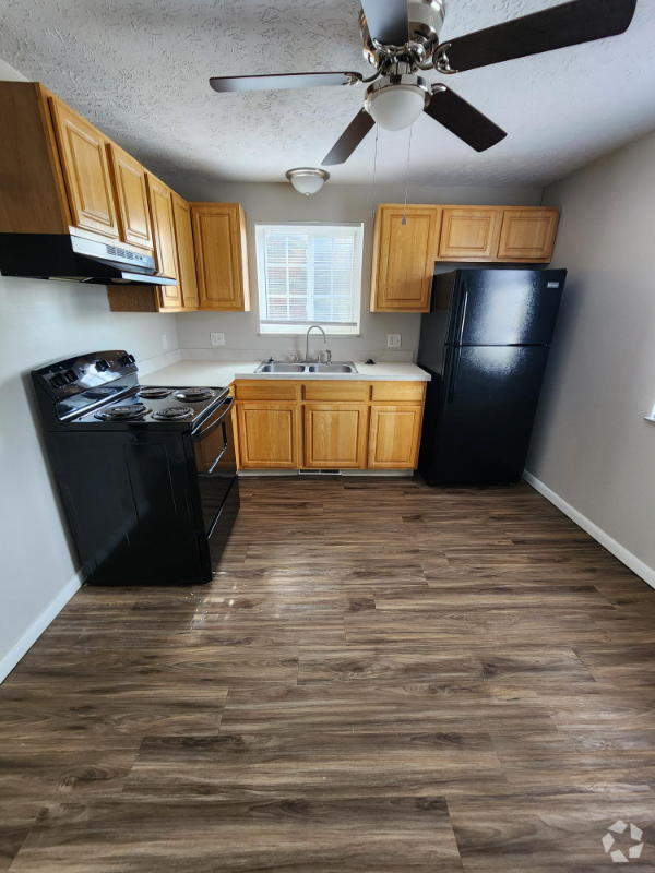 Building Photo - 4640 Applegrove St Rental