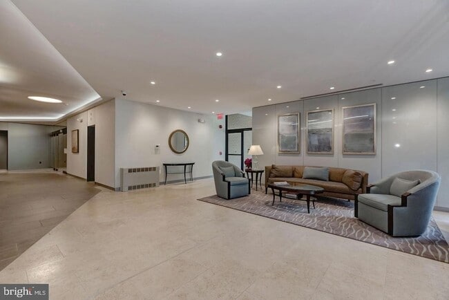 Photo - 4141 Henderson Rd Unit 1009