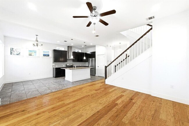 Photo - 1912 Haskell St