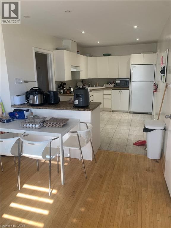 Photo - 17 W Park Ave