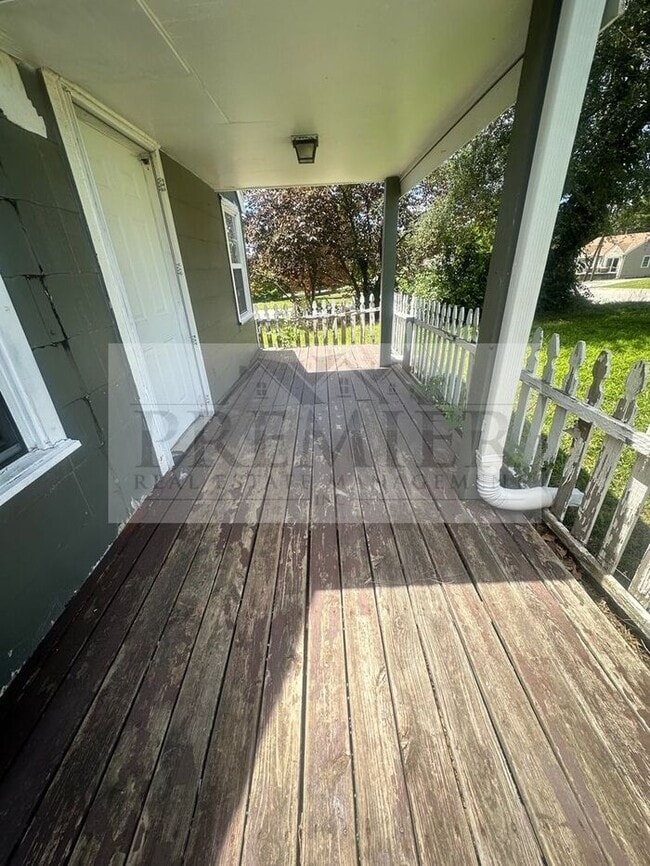 Photo - 10005 E 53rd St, Raytown, MO 64133- 3 bd / 1 ba house in Raytown Rent $1250