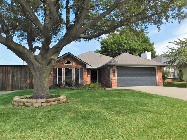 Photo - 2001 Oak Tree Dr