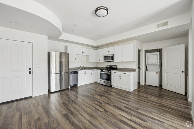 2BR, 2BA - 1020SF - Kitchen and Dining Room