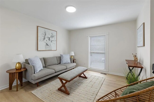 Photo - 1007 Lami St