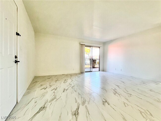 Photo - 5161 River Glen Dr Unit 147