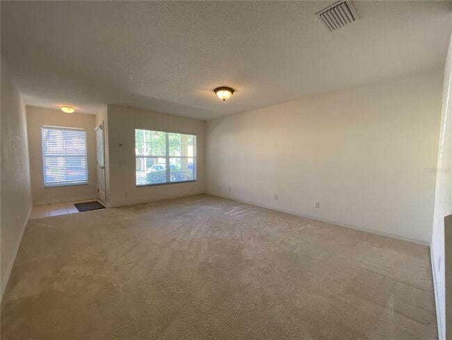 Photo - 253 Castlekeeper Pl