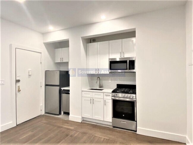 Photo - 45 Tiemann Pl Unidad 3E