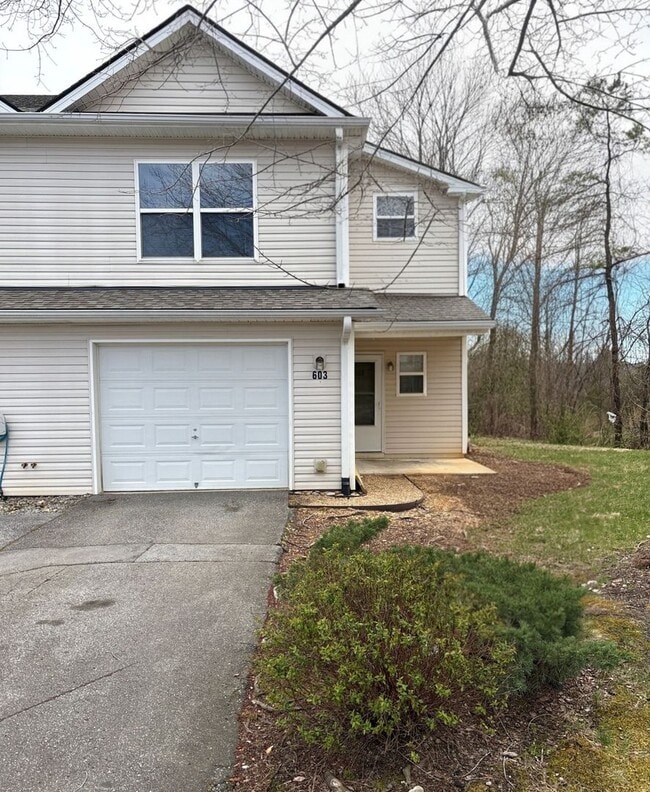 Building Photo - End Unit Townhome on Quiet Cul-De-Sac in Covington Crossing