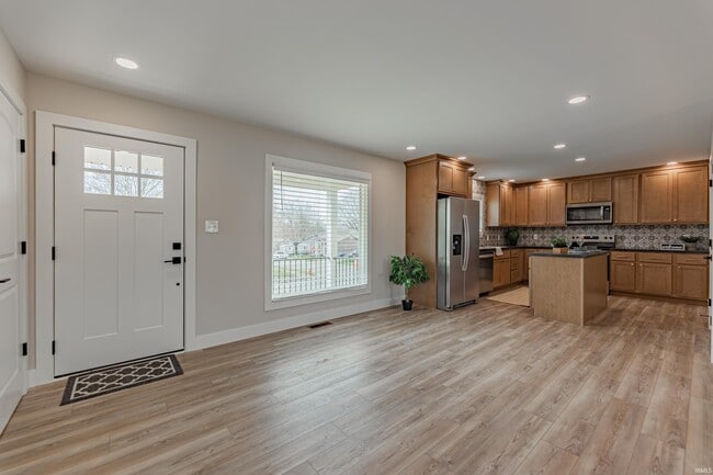 Photo - 911 Mayfair Dr