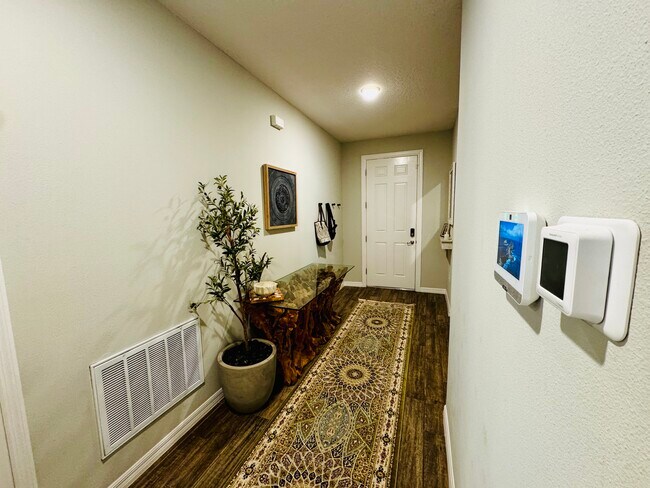 Photo - 948 Alminar Ave SE