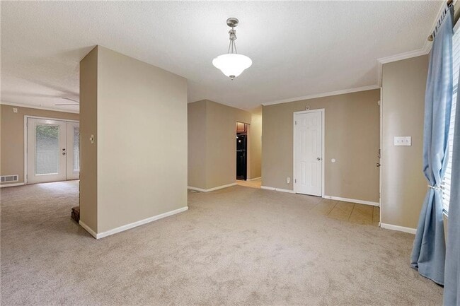 Photo - 921 Hemingway Rd