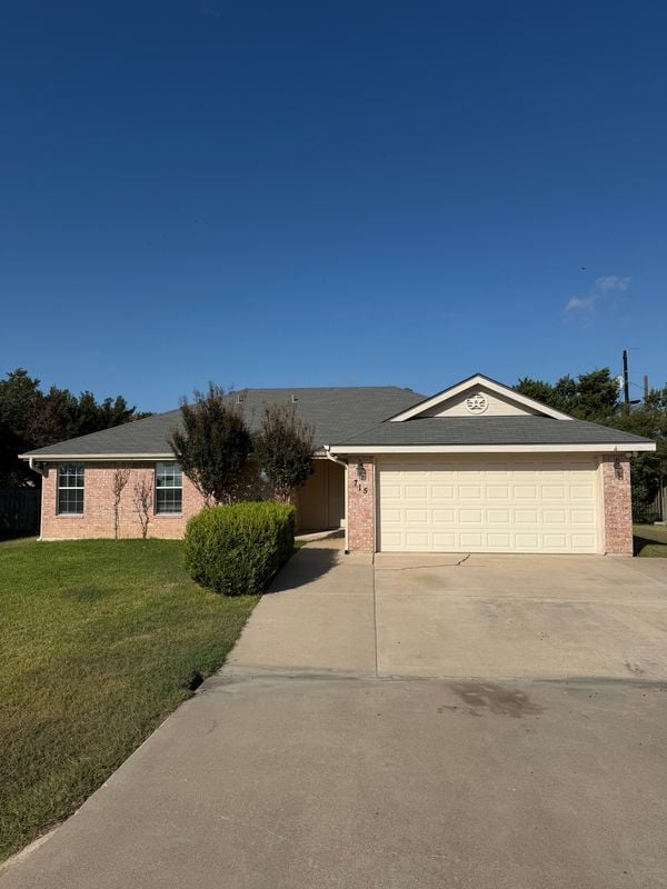 Photo - 715 Lakeview Dr