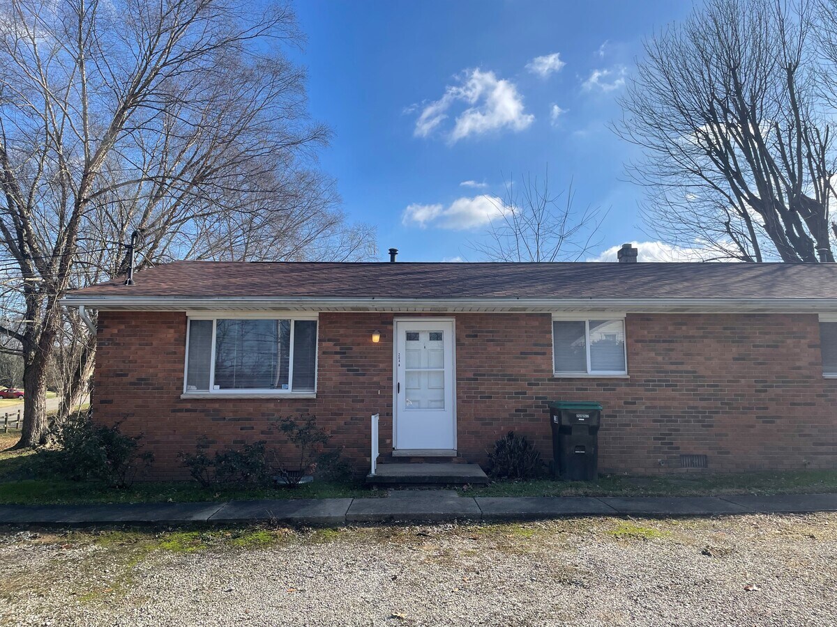 Photo - 204 E 9th St Unit A