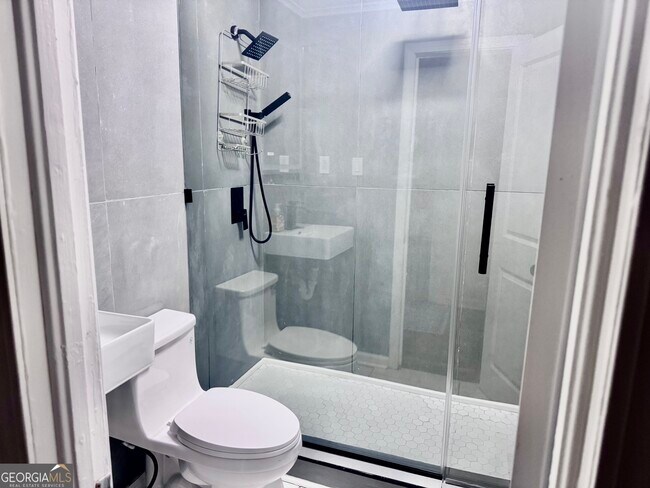 Photo - 2005 Clairmont Terrace NE