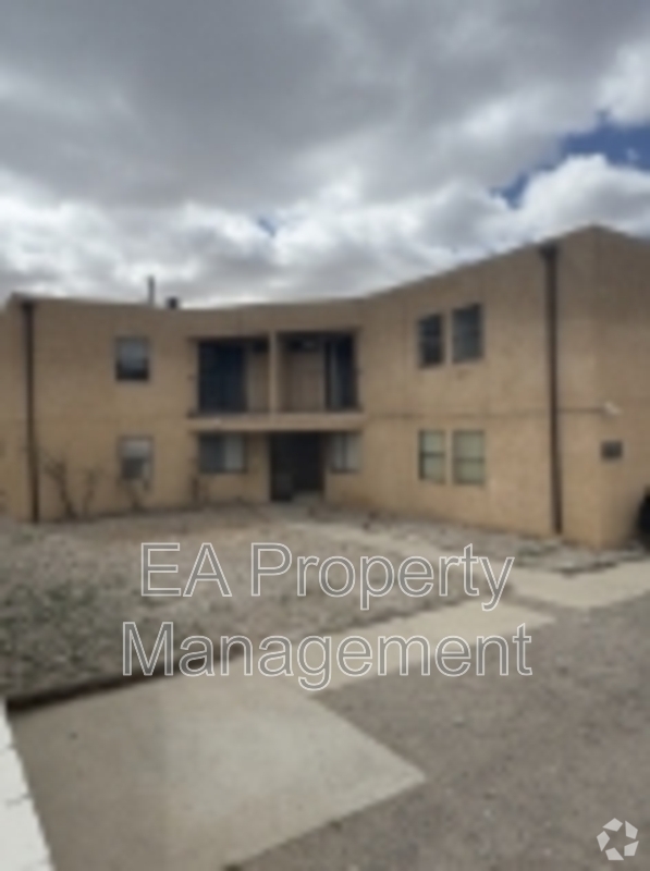 Building Photo - 12304 Candelaria Rd NE Unit D Rental