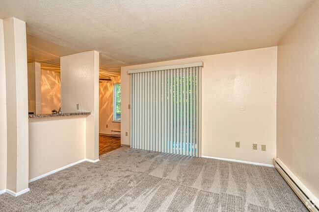 1BR, 1BA - 631 SF