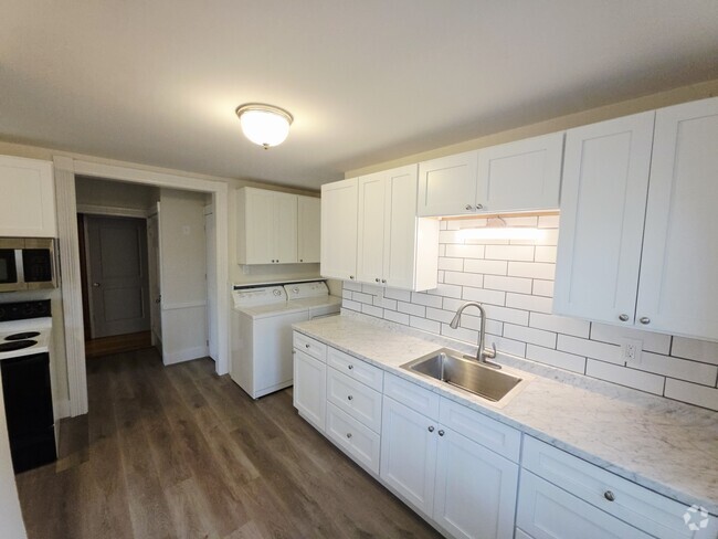 Building Photo - 9 Gardner Pl Unit 1R Rental