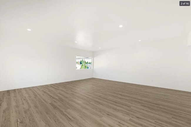 Building Photo - 15944 Vermont Ave Unit 12 Rental