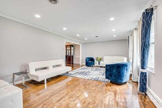 Photo - 3993 Park Ave