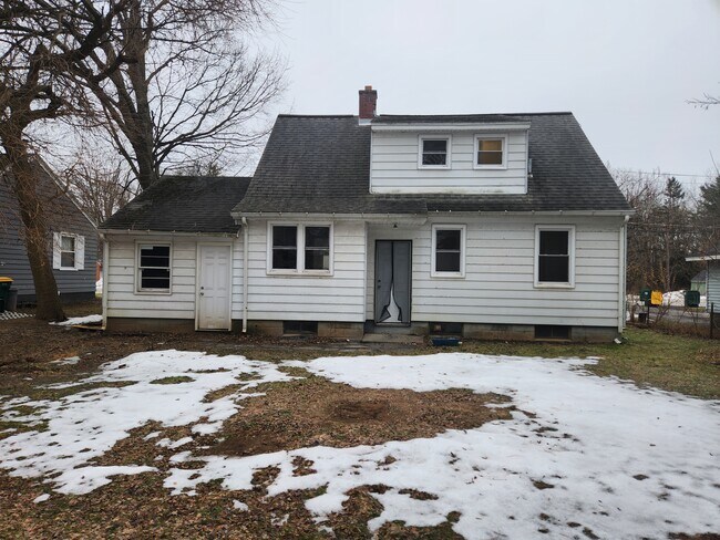 Photo - 437 Church St